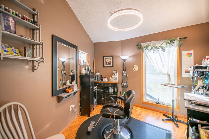 More Photos Of 411 W Canal St, Malvern General Retail For Sale