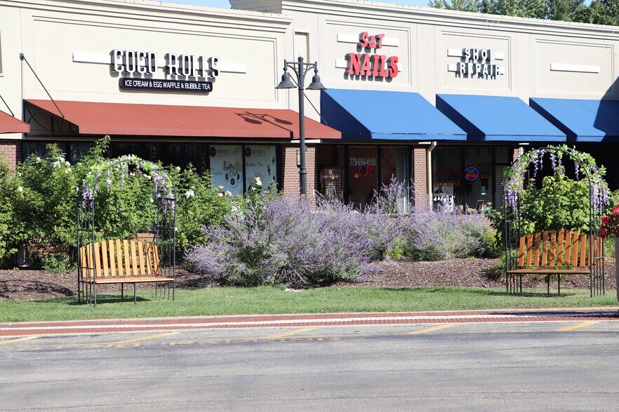 More Photos Of 29 Crystal Lake Plz, Crystal Lake Unknown For Lease