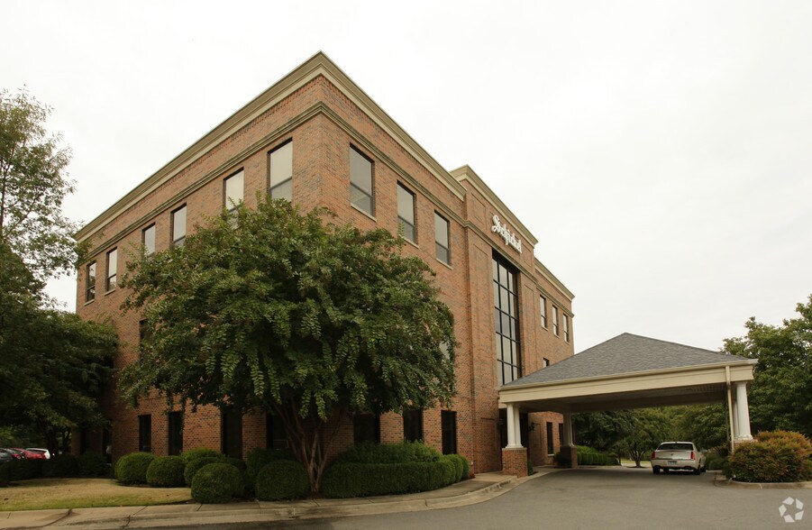 Primary Photo Of 11601 Pleasant Ridge Rd, Little Rock Office For Lease