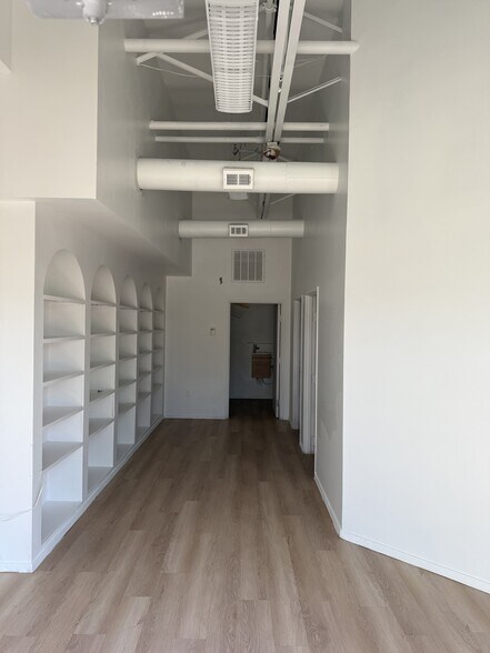 More Photos Of 501-517 S Locust St, Denton Apartments For Lease