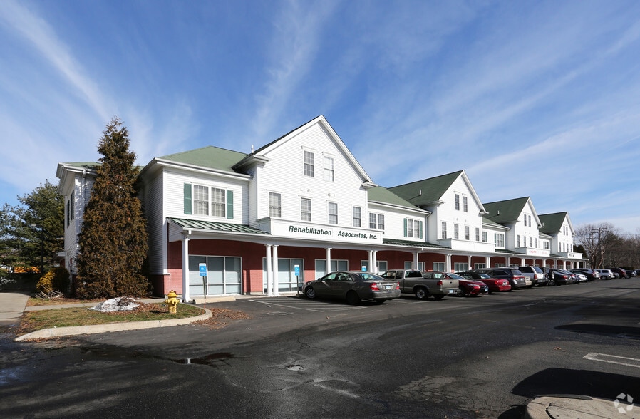 More Photos Of 670-680 Boston Post Rd, Milford Apartments For Lease