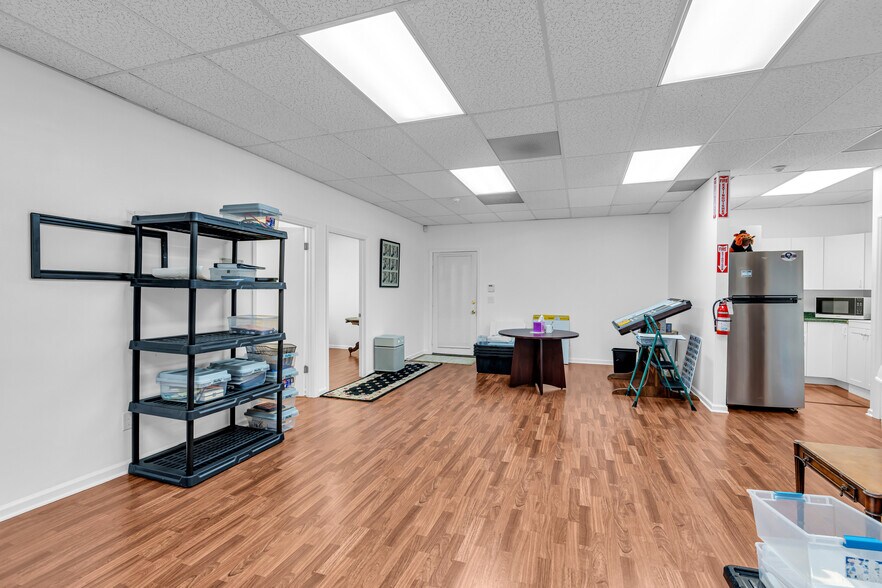 More Photos Of 309 Morris Ave, Spring Lake Office For Sale