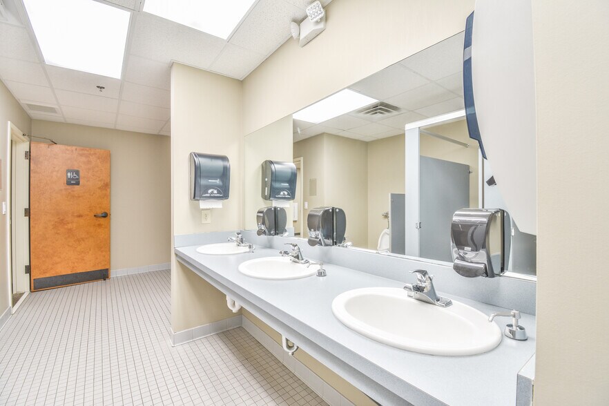More Photos Of 1400 Grayson Hwy, Lawrenceville Religious Facility For Sale