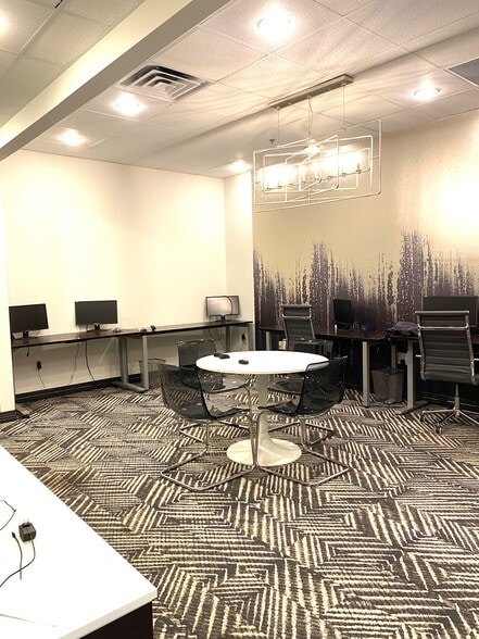 More Photos Of 1612 Westgate Cir, Brentwood Office For Lease