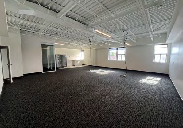 More Photos Of 22 Water St S, Kitchener Office For Lease