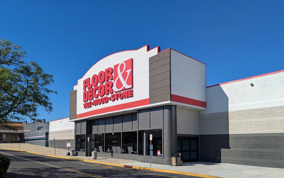 More Photos Of 5901 Route 42, Turnersville Unknown For Lease