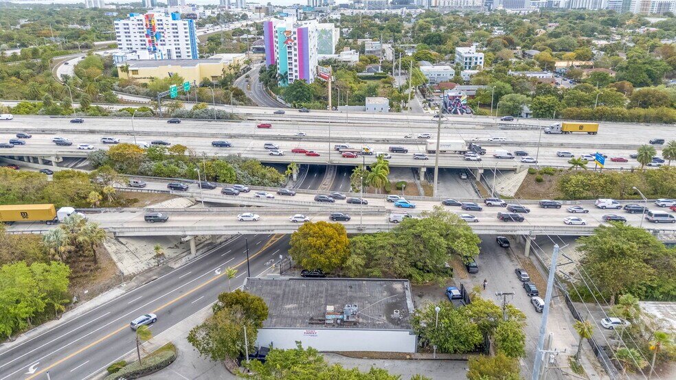 More Photos Of 666 NW 36th St, Miami Manufacturing For Sale