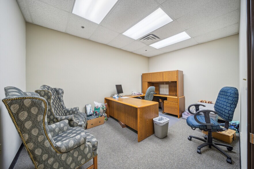 More Photos Of 2020 Holly Rd, Claremore Office For Sale