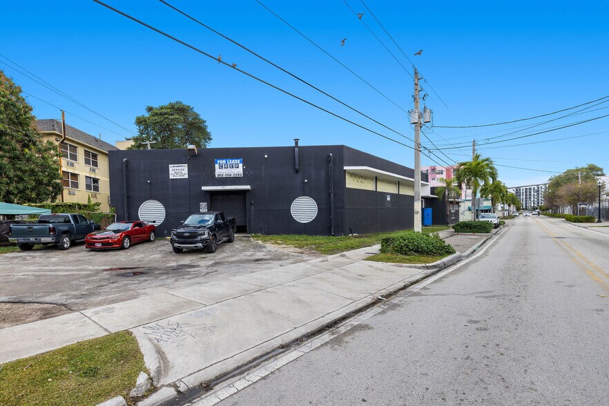 More Photos Of 442-490 NW South River Dr, Miami Warehouse For Lease