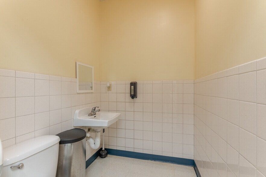 More Photos Of 1651 S Green St, Henderson Daycare Center For Sale