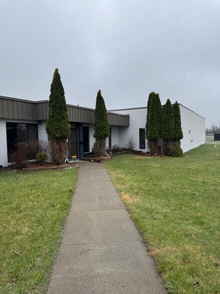 More Photos Of 3279 Grand Island Blvd, Grand Island Warehouse For Lease