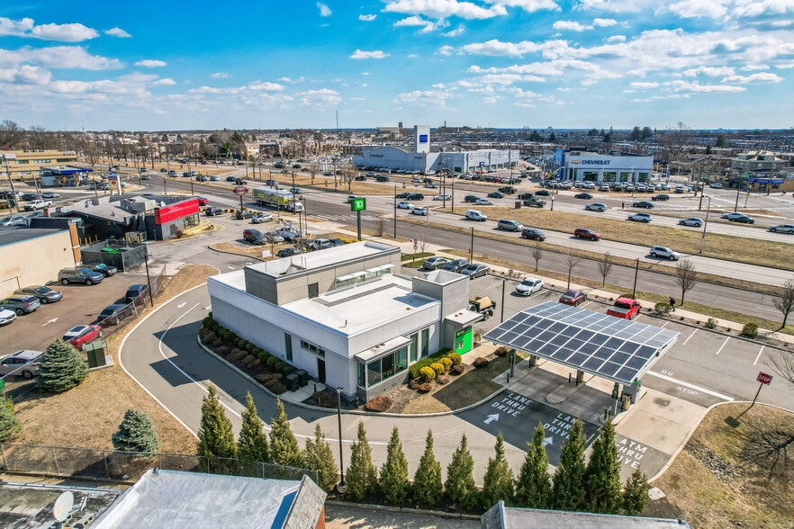 More Photos Of 6304 Roosevelt Blvd, Philadelphia Bank For Sale