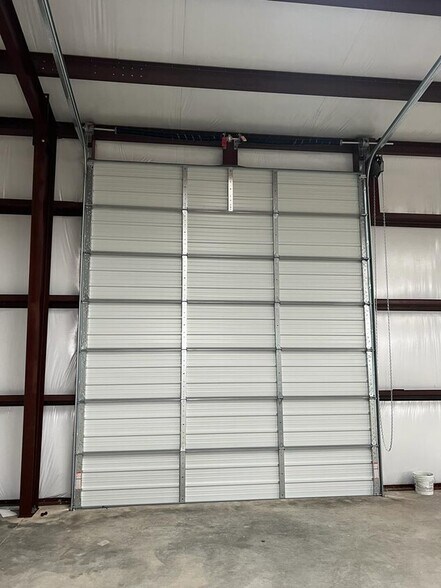 More Photos Of 1033 Sales Dr, Waxahachie General Retail For Lease