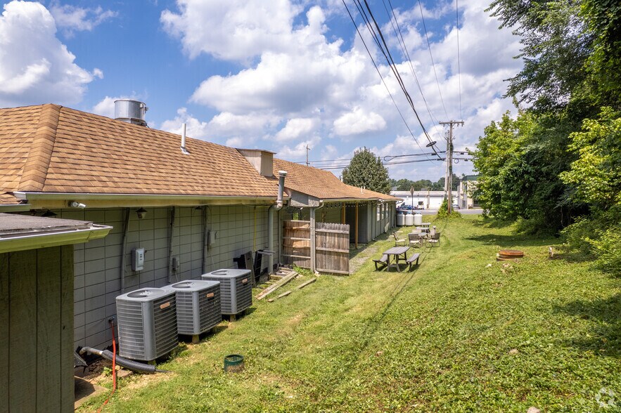 More Photos Of 865 John Marshall Hwy, Front Royal Restaurant For Sale