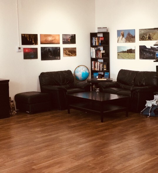 More Photos Of 5797 Washington Blvd, Culver City Showroom For Lease