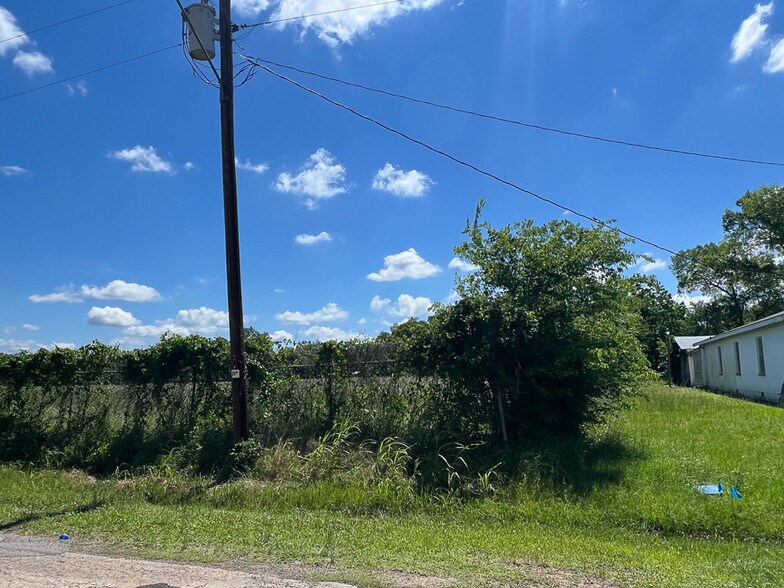 More Photos Of Lot #1 1st Street, Crockett Land For Sale