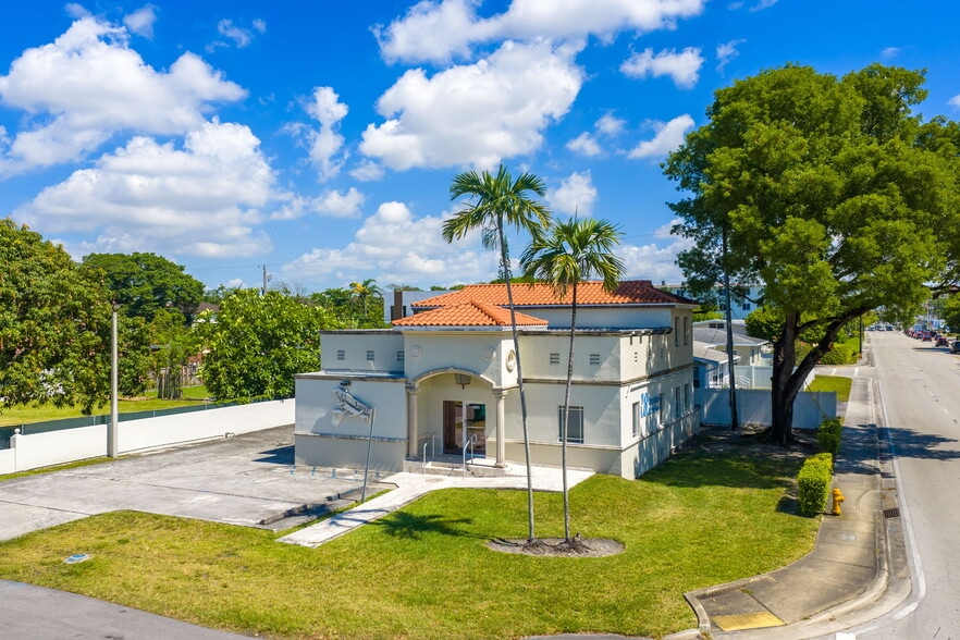 More Photos Of 4201 SW 11th St, Coral Gables Office For Sale