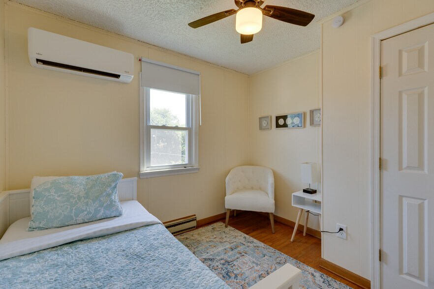 More Photos Of 1053 Washington St, Harpers Ferry Hospitality For Sale