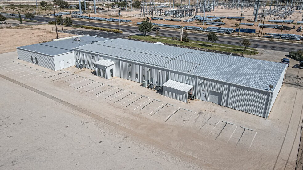 More Photos Of 1501 N Fairgrounds Rd, Midland Office For Sale