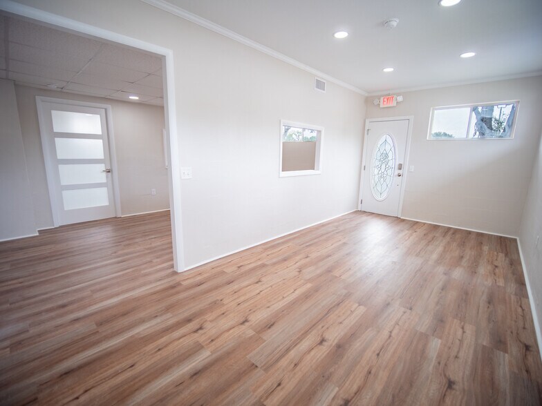 More Photos Of 110-112 Irvin Ave SW, Live Oak Medical For Sale