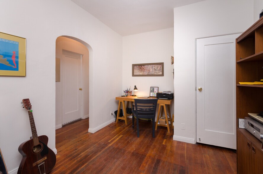 More Photos Of 2300 Bellevue Ave, Los Angeles Apartments For Sale