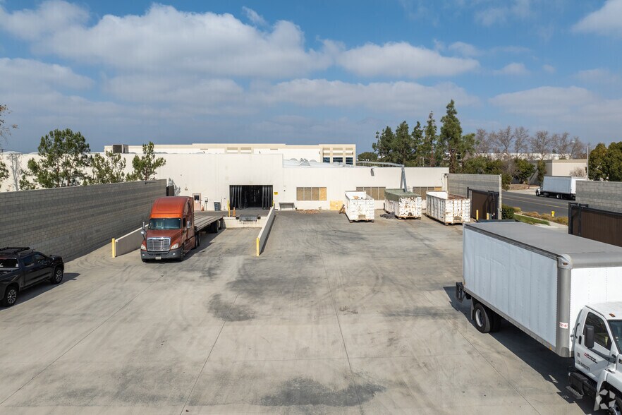 More Photos Of 2150 S Parco Ave, Ontario Manufacturing For Lease