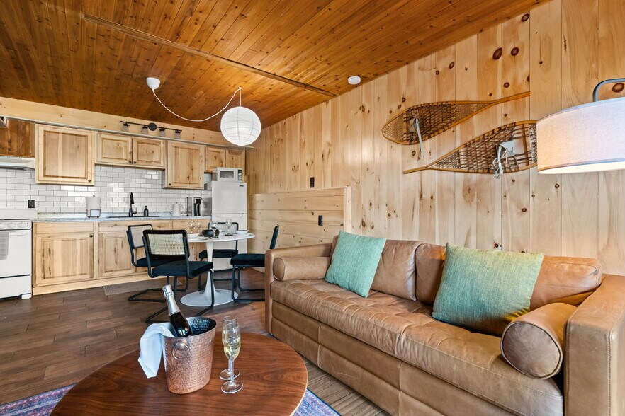 More Photos Of 64 Highlands Drive, Hunter Hospitality For Sale