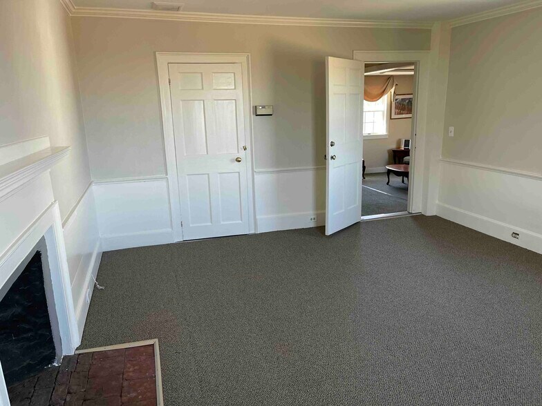 More Photos Of 510 Main St, Gorham Office For Lease