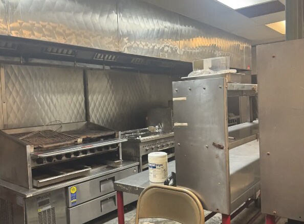 More Photos Of 2708 Hullen St, Metairie Restaurant For Sale