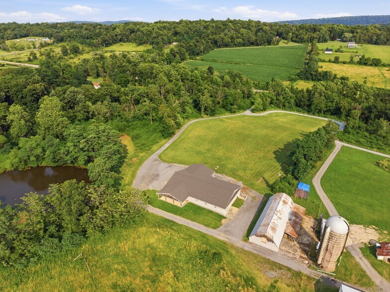 More Photos Of 13175 Washington Springs Winery Ln, Smithsburg Flex For Lease