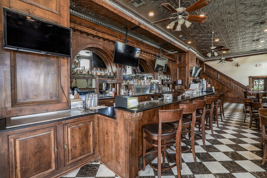 More Photos Of 119 N Main St, Jacksboro Hospitality For Sale