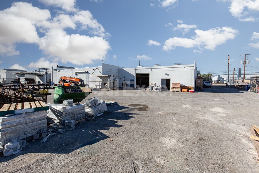 More Photos Of 3020 S Valley View Blvd, Las Vegas Warehouse For Sale