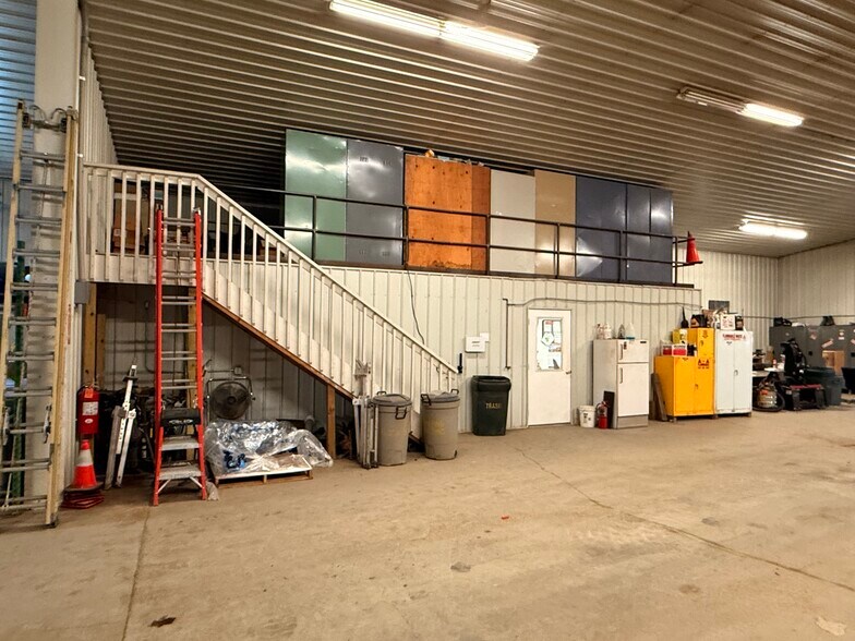 More Photos Of 1828 23rd St S, Moorhead Warehouse For Lease