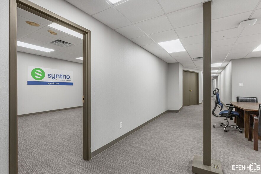 More Photos Of 915 9th St, Wichita Falls Office For Sale