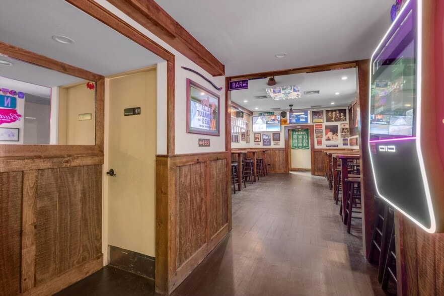 More Photos Of 247 E 50th St, New York Apartments For Sale