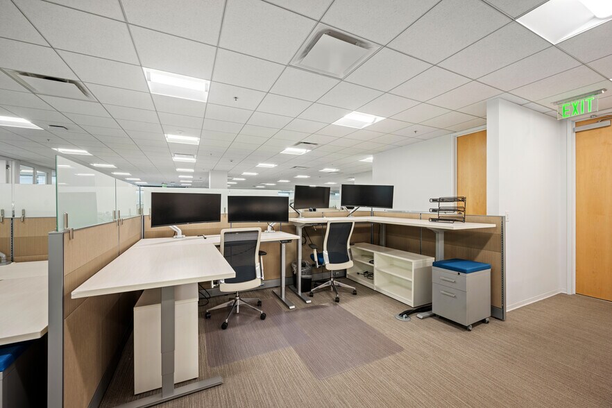 More Photos Of 301 N Lake Ave, Pasadena Office For Lease