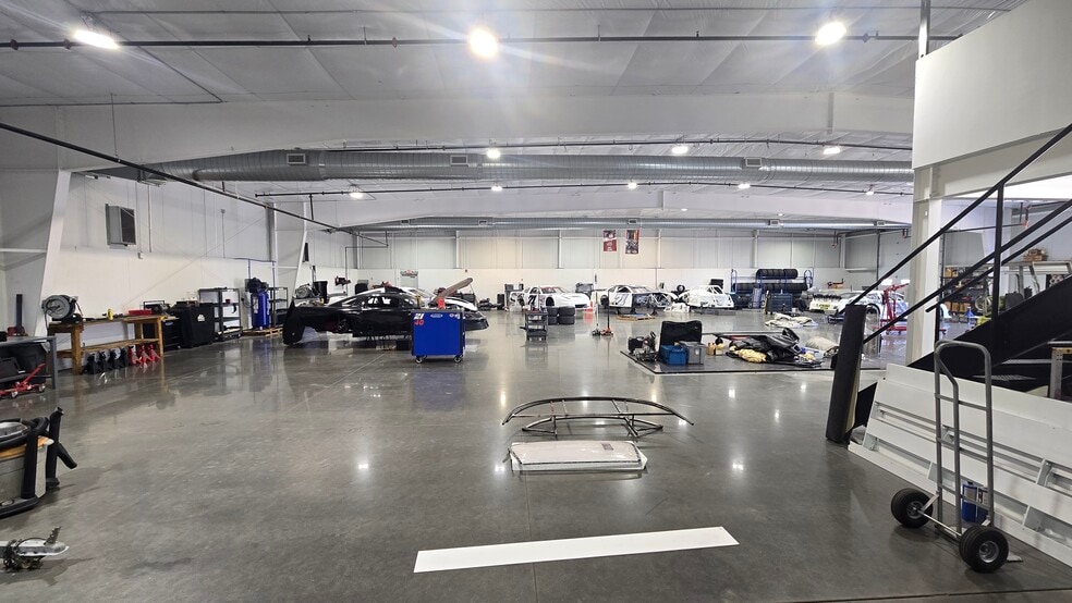 More Photos Of 197 Thunder Rd, Mooresville Light Distribution For Lease