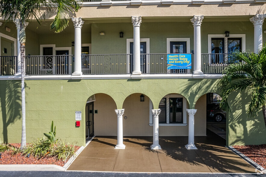 More Photos Of 3637 Del Prado Blvd, Cape Coral Medical For Lease