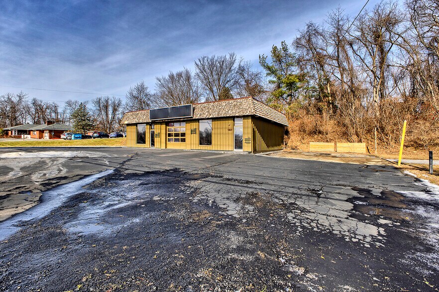 More Photos Of 6781 US-30, Jeannette Flex For Lease