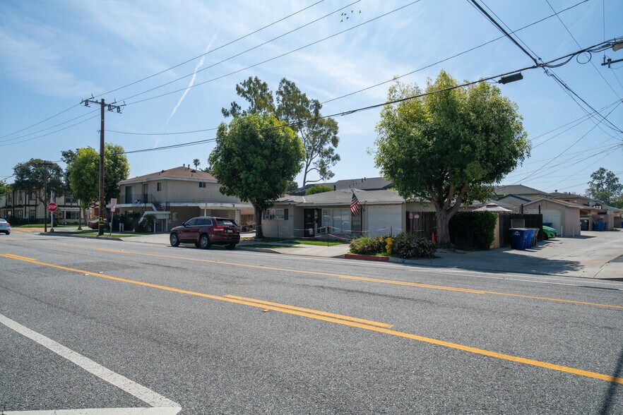 More Photos Of 10861 Walnut St, Los Alamitos Apartments For Sale