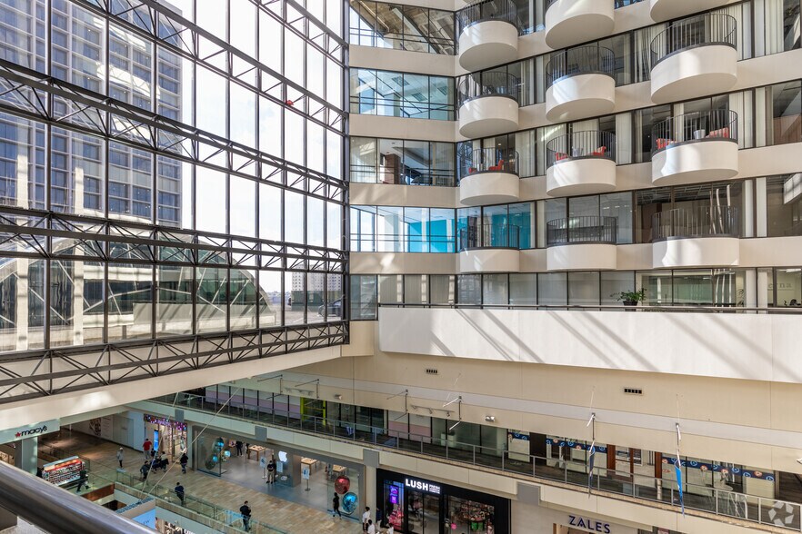 More Photos Of 5065-5075 Westheimer Rd, Houston Office For Lease