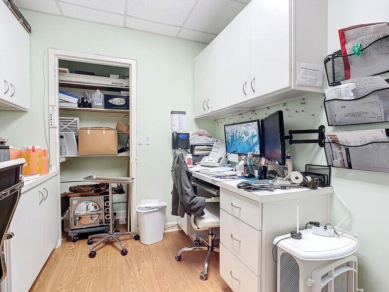 More Photos Of 405 Downing St, New Smyrna Beach Medical For Sale