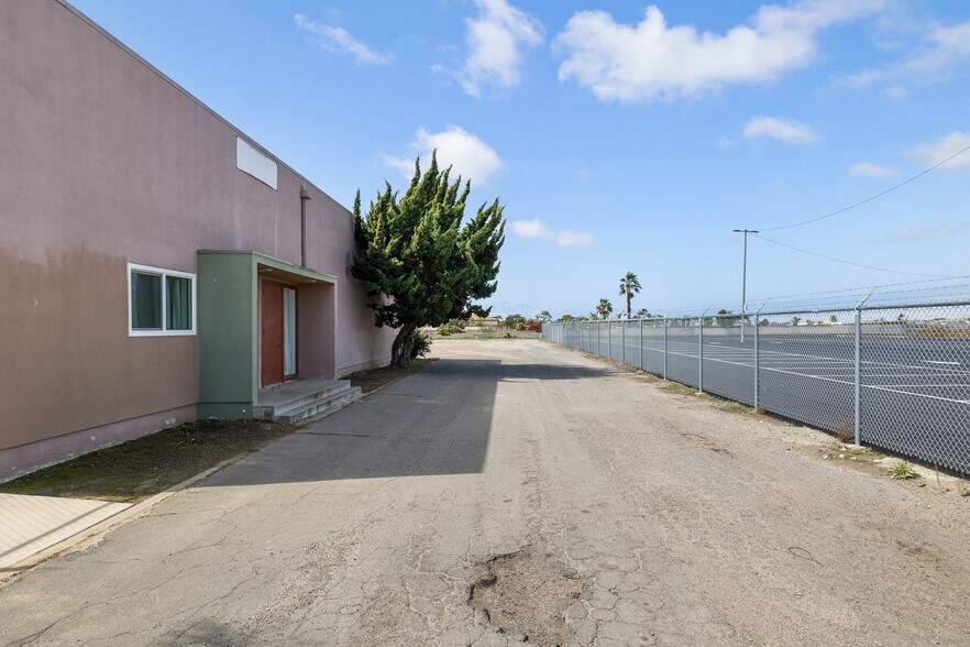 More Photos Of 375 S K St, Oxnard Religious Facility For Sale