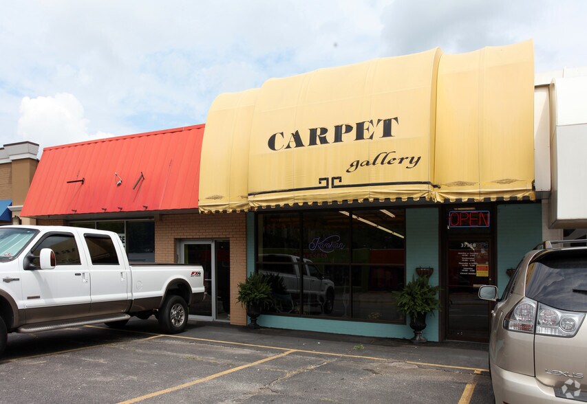 More Photos Of 3716 Maccorkle Ave SE, Charleston Storefront For Lease