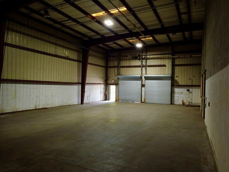 More Photos Of 4850 Lamb Ave, Union Point Warehouse For Sale