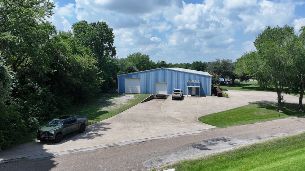 More Photos Of 2220 S Burleson Blvd, Burleson Warehouse For Sale