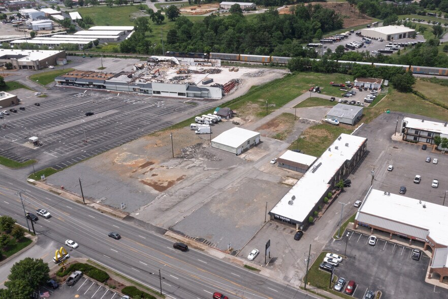 Primary Photo Of 410 W Main St, Hendersonville Land For Lease