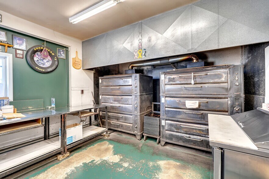 More Photos Of 2123 Clinton St, Buffalo Restaurant For Sale