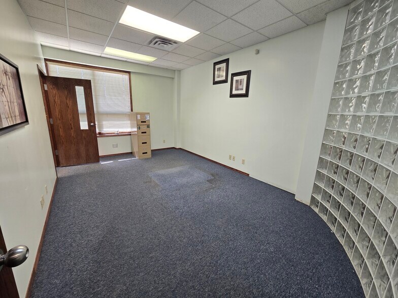 More Photos Of 4628 62 St, Red Deer Warehouse For Lease