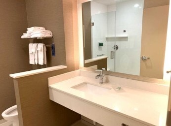 More Photos Of 22010 Southwest Fwy, Richmond Hotel For Sale